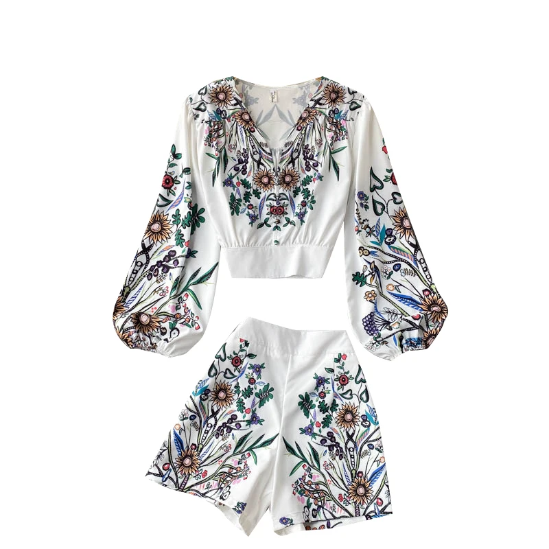 

Holiday Suit 2021 New Fashion Women's V Neck Print Long Sleeve Short Tops Shirts + Printed Shorts Two Piece Sets S261