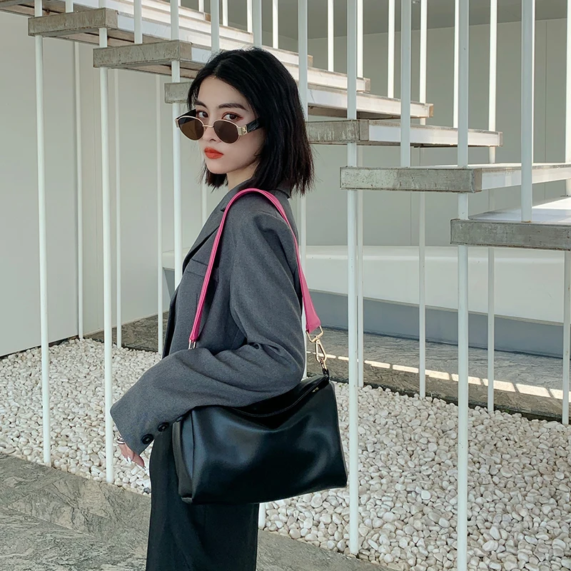 

Luxury Designer Leather Soft Handbag for Women Wide Shoulder Strap Retro Casual Large Capacity Shoulder Bag Torebki Damskie gg