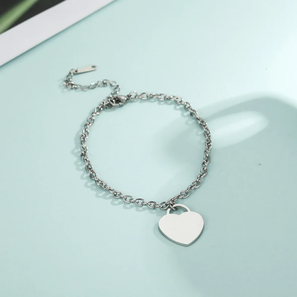

Cazador Personalized Heart Pendant Name Bracelet Stainless Steel Gold Color Link Chain Love Bracelet for Women Best Gift 2021