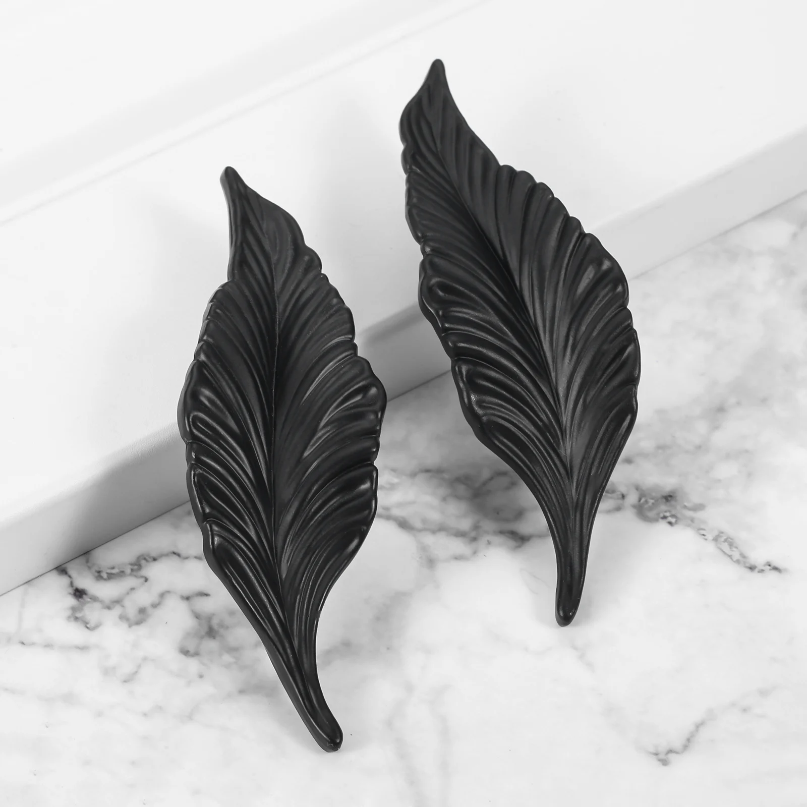 

Черные ручки для шкафов из цинкового сплава 2 шт.