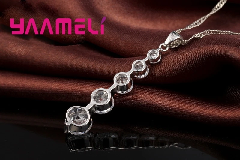 Женский комплект из колье и серёг серебра 925 пробы |