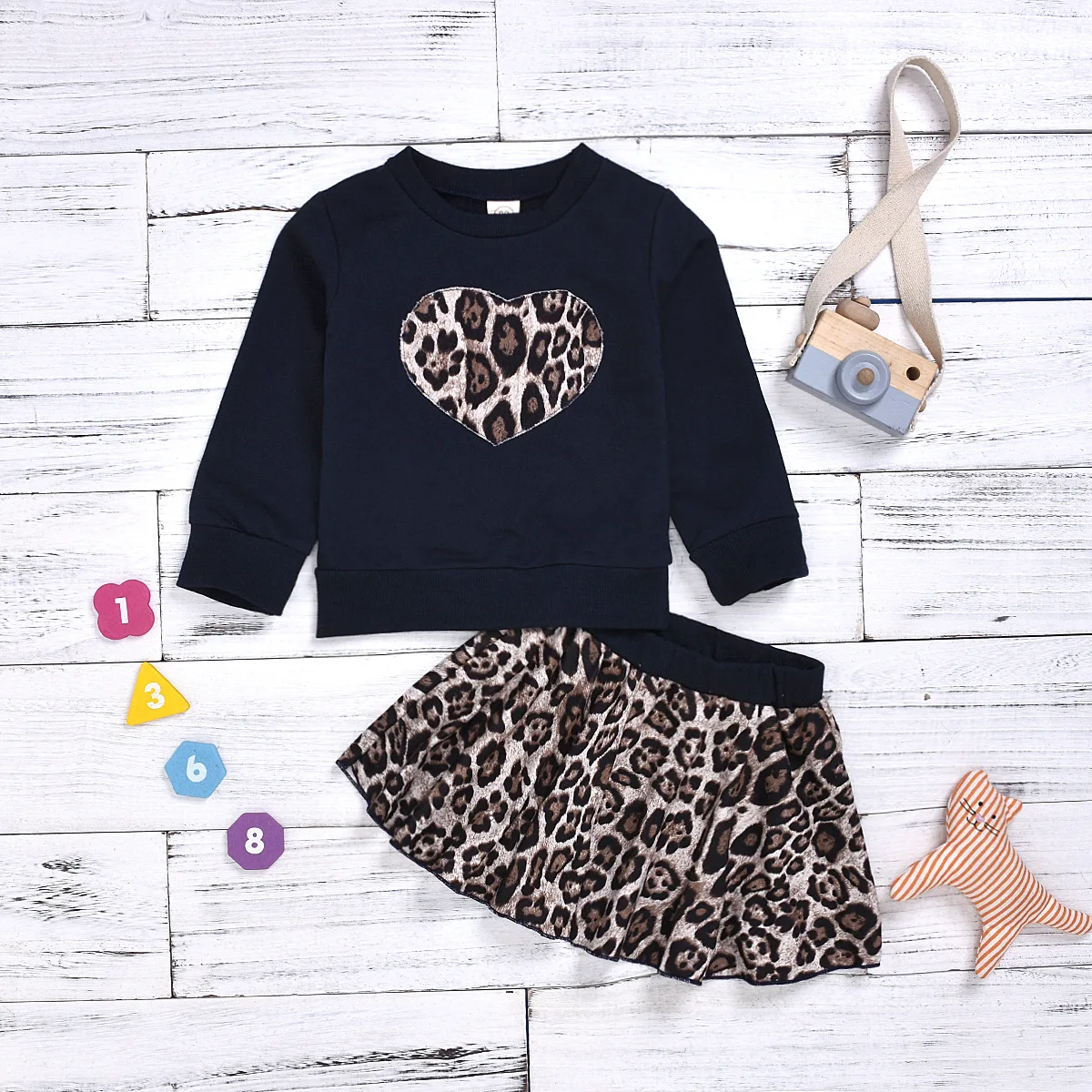 

Boutique Kids Clothing Set Valentine's Day Toddler Girl Outfits Leopard Heart Long Sleeve Top Skirt 2 Pieces Clothes