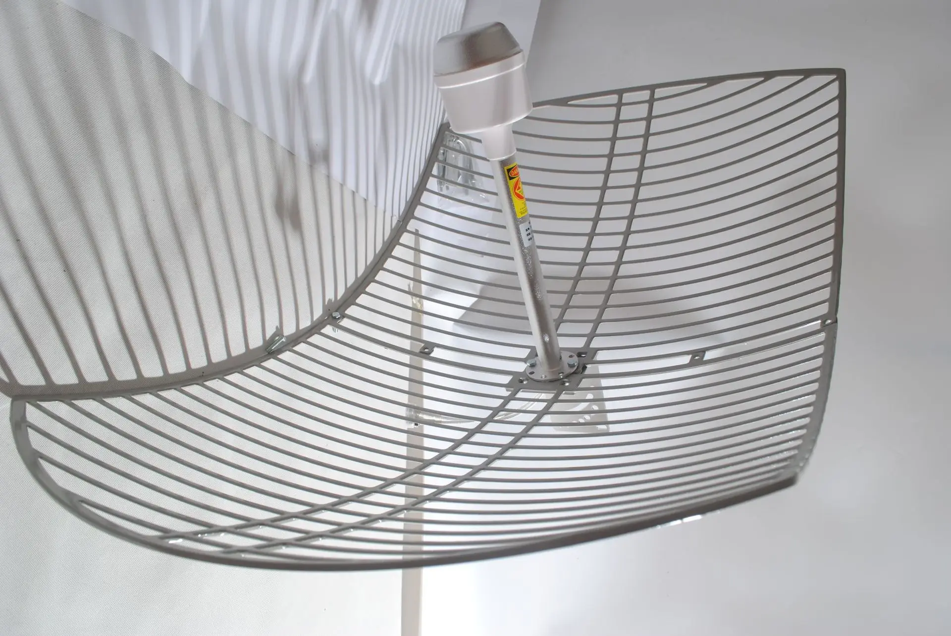 

Shenglutong WiMAX 3.5g 27db (3400-3600MHz grid directional antenna tdj-3500spl9