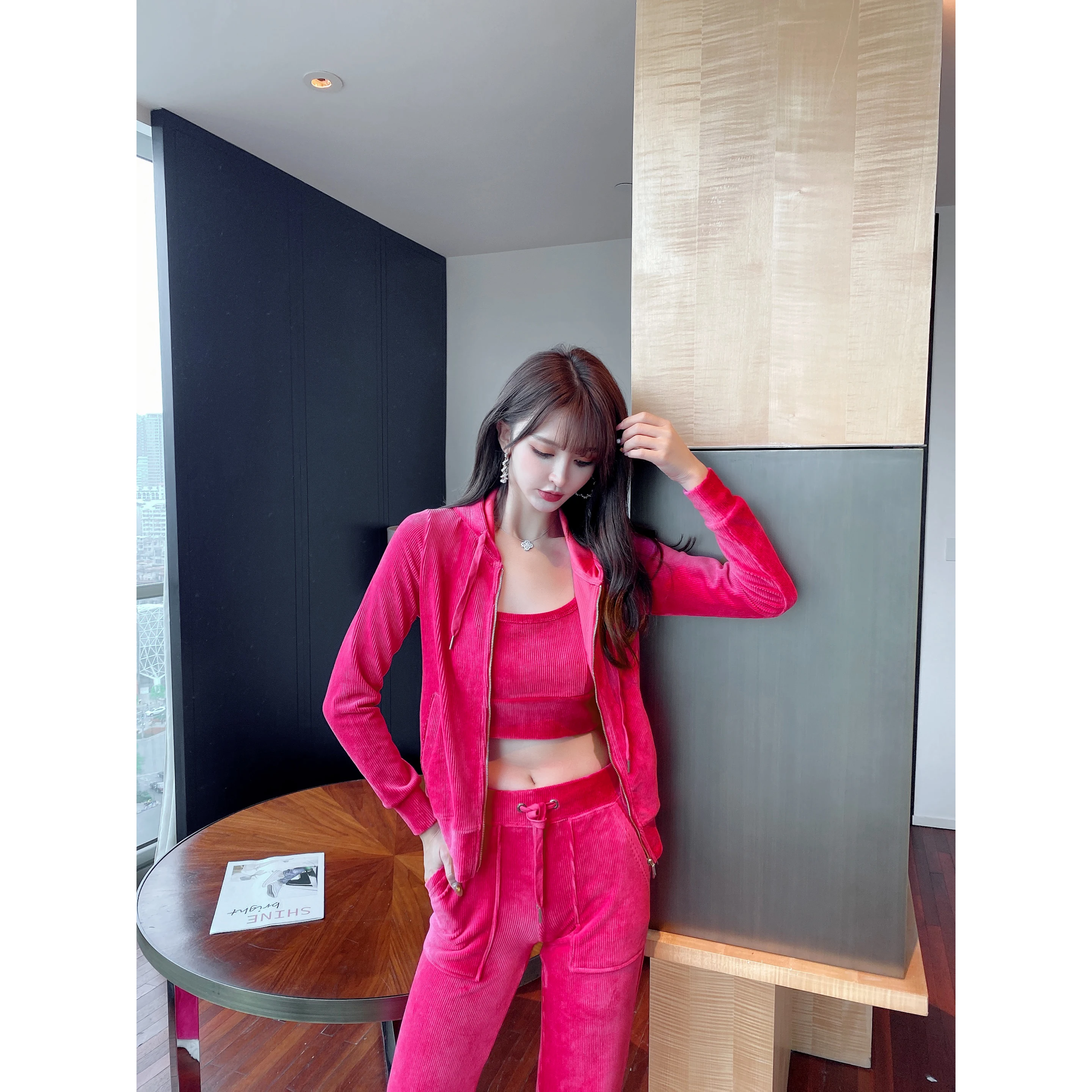 Комплект Спортивный Женский однотонный с капюшоном и штанами весна-лето XS-XL