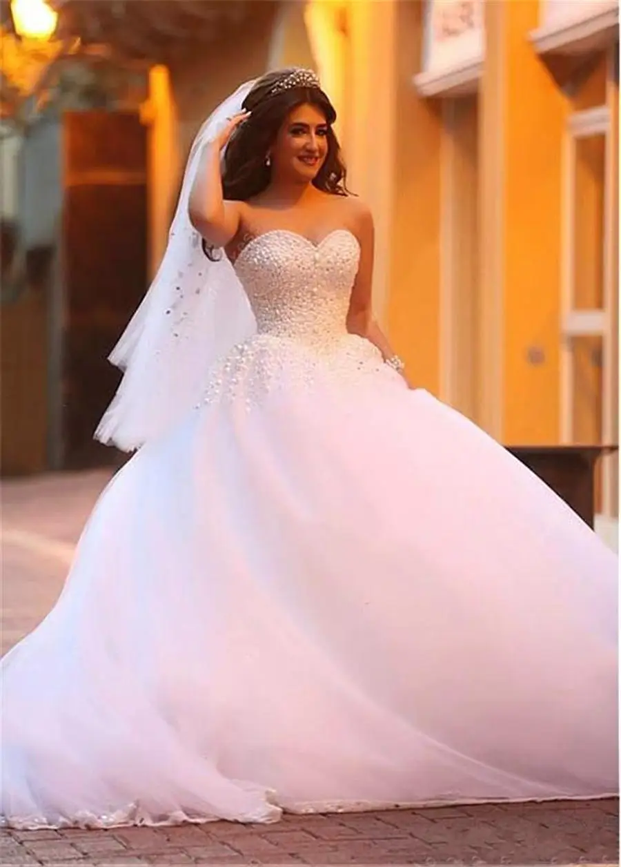 

Effortless Sweetheart Neckline Wedding Beadings &Rhinestones Full Ball Gown Skirt Flows Bridal Dresses