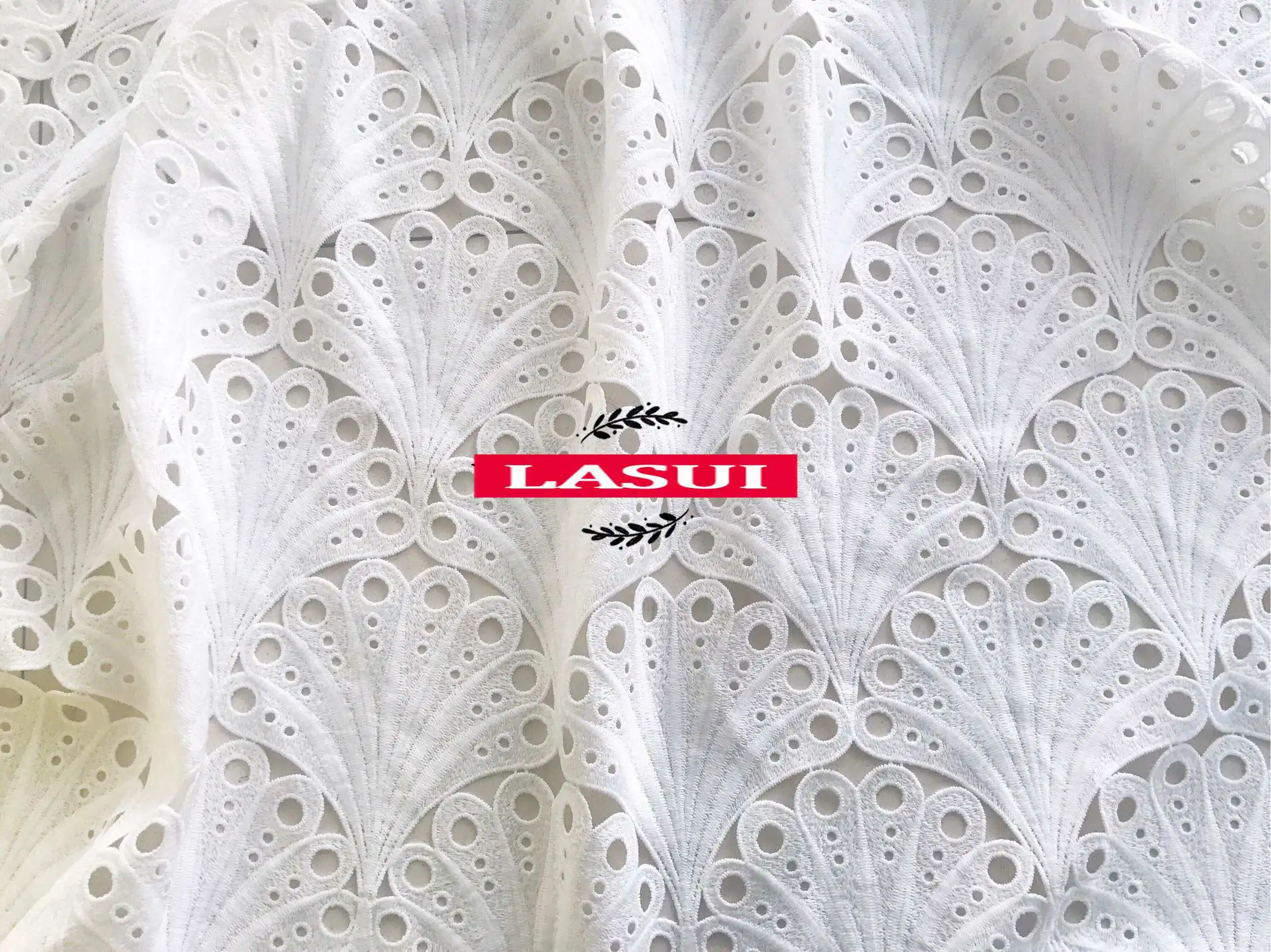 LASUI, высокое качество, 1 ярд, полый белый молочный шелк, большая вышивка, Водорастворимая кружевная ткань, сделай сам, вечернее платье S0036
