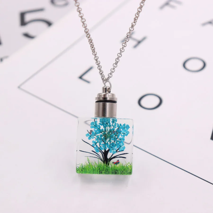 

Creative light-emitting dry flower crystal chrysanthemum Pendant Necklace luminous color changing lace flower flower plant penda