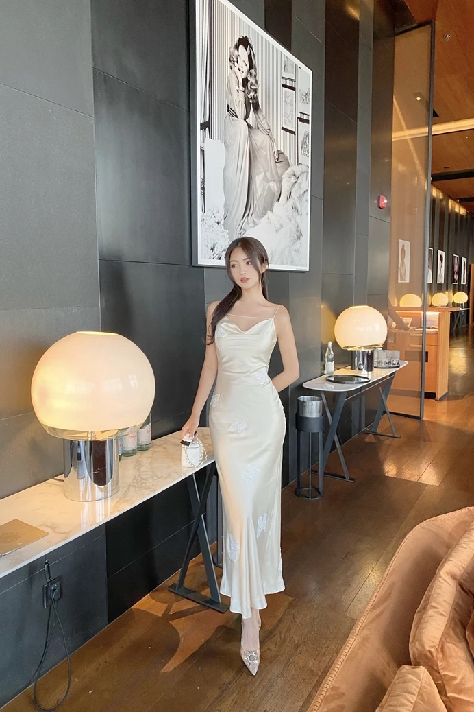 

French Gentle Swaying Collar Jacquard New Style Body Thin Fishtail Dress Women