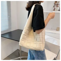 2021 spring and summer new ins korean fashion woven tote womens single shoulder bucket bag large capacity personalized handbag