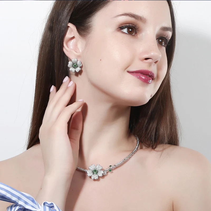 Комплект из колье и серёг с розово-красным фианитом