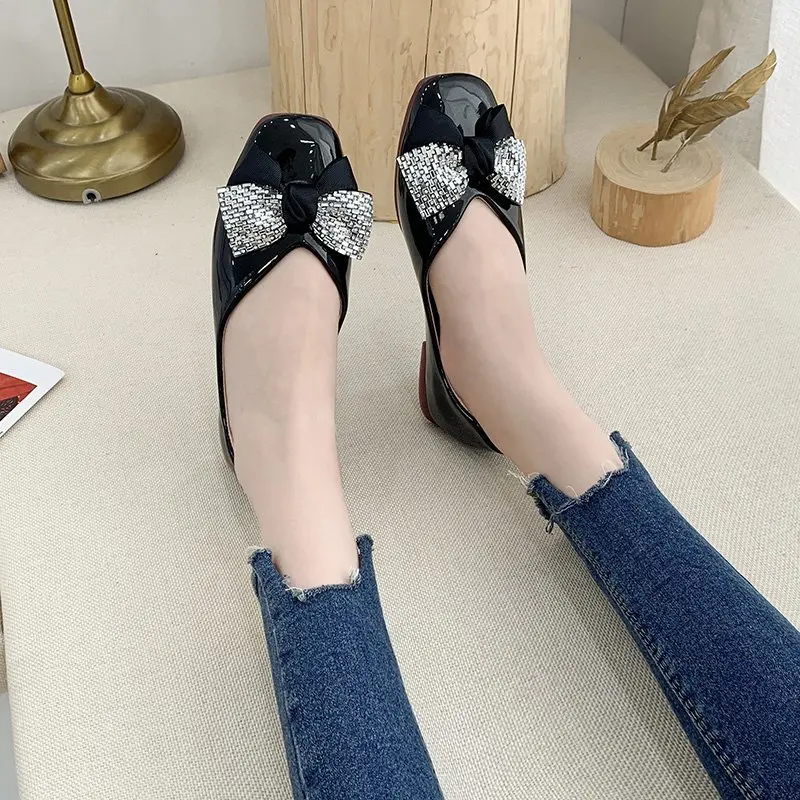 

2021 New Designer Spring Autumn Solid Women Flats Shoes Slip on Leather Crystal Butterfly Knot Vulcanize Shoes Zapatillas Mujer