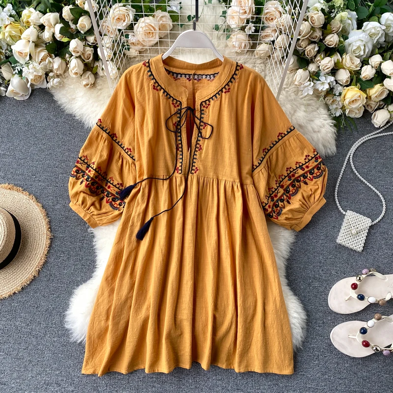 Женское платье с V-образным вырезом летнее цветочным принтом и вышивкой Короткие