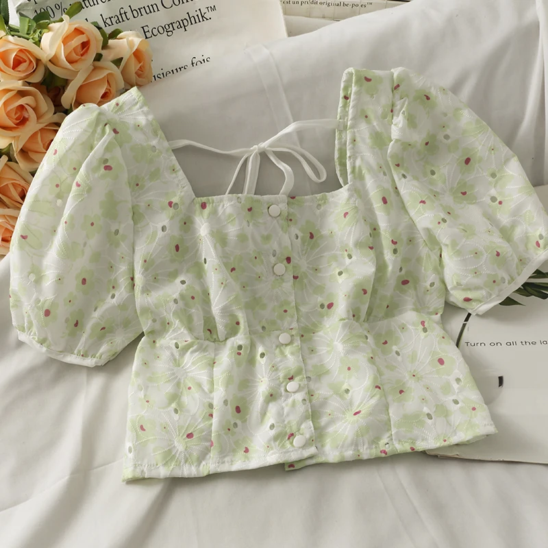 

2021 summer floral single-breasted puff sleeve small shirt female new lace-up square collar cropped tops fairy