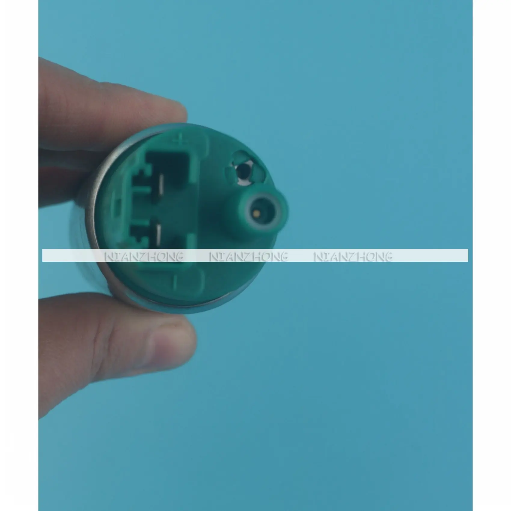 Качественный Электрический топливный насос с сетчатым фильтром подходит для Mazda