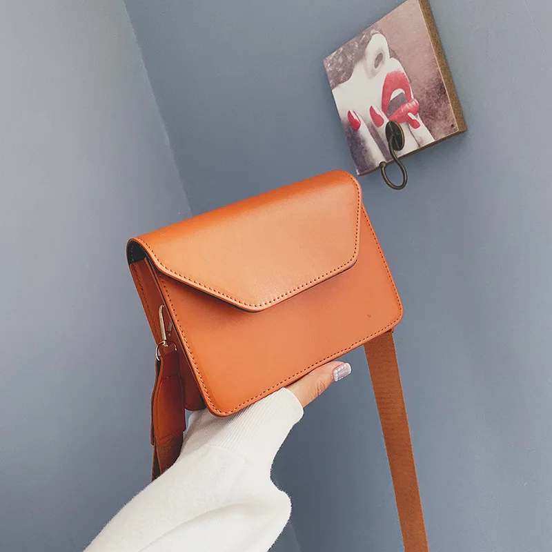 

Small Bag Female New Korean Version Online Celebrity Shoulder Messenger Bag Female Bag Fashion Trapezoidal Square Bag