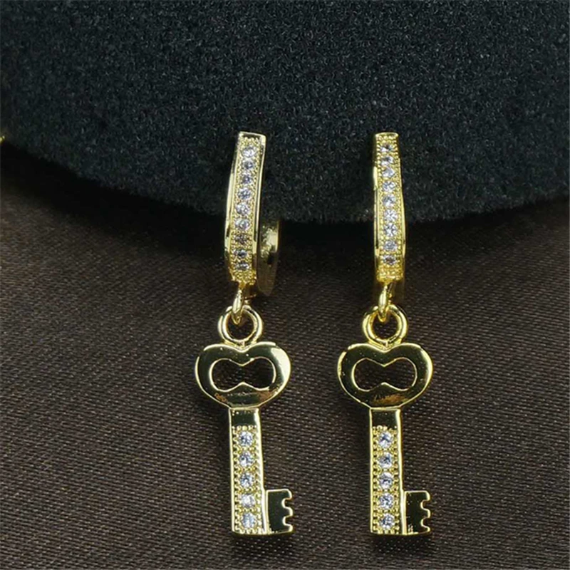 Новые серьги золотого цвета красивые темпераментные женские модели Дикая любовь