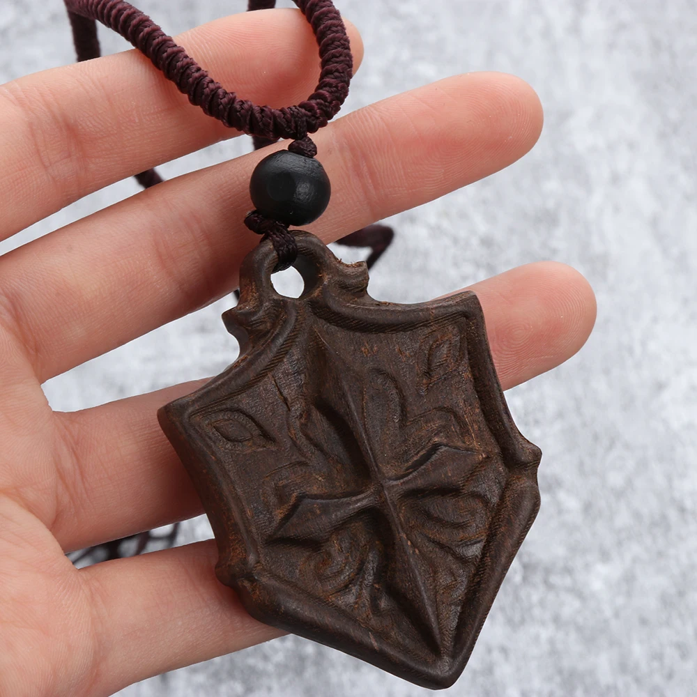 Модное ожерелье из сандалового дерева с подвеской натурального камня в