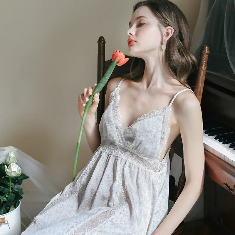 Женская ночная сорочка на бретельках с цветком вишни элегантная Домашняя одежда