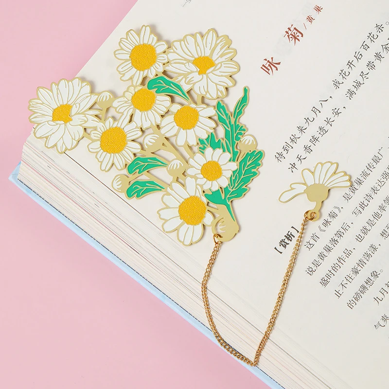 

Creative Metal Bookmark Daisy Peach Blossom Bookmarks Chinese Style Bookmarks for Reading Teacher Gifts School Stationery