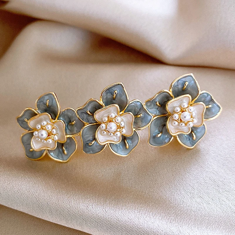 

Women New Hair Grips Fashion Blue Petal Imitation Pearl Flower Hair Clips For Girls Hair Accessories Hair Pins 2021 New