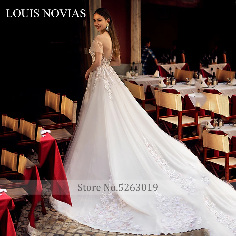 Louis Novias Beach Wedding Dress 2019 New Arrival Invisible Neckline Illusion Backless Embroidered Organza and Tulle Short | Свадьбы и