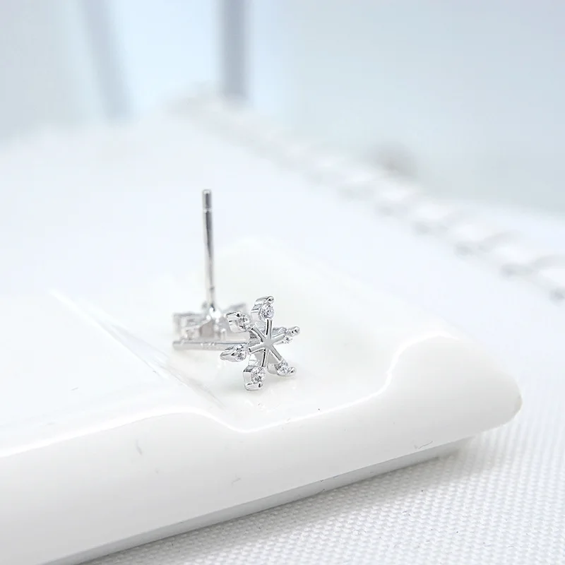 

S925 sterling silver female earrings snowflake diamond small stud earrings simple fashion jewelry accessories birthday gift 2021