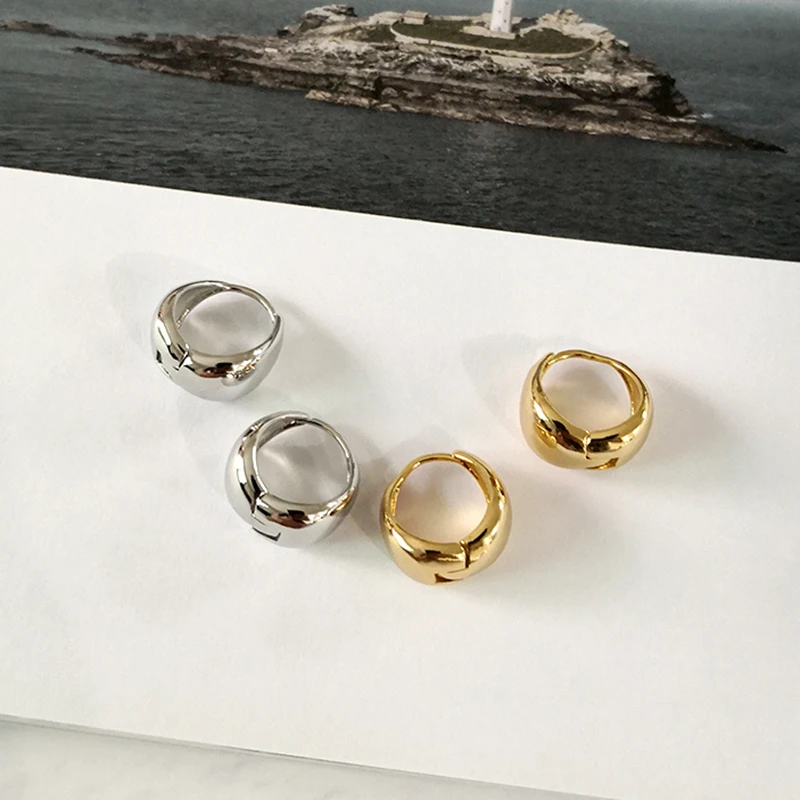 2019 модные широкие золотые серьги Peri'sBox в виде корзины полированные Huggie для