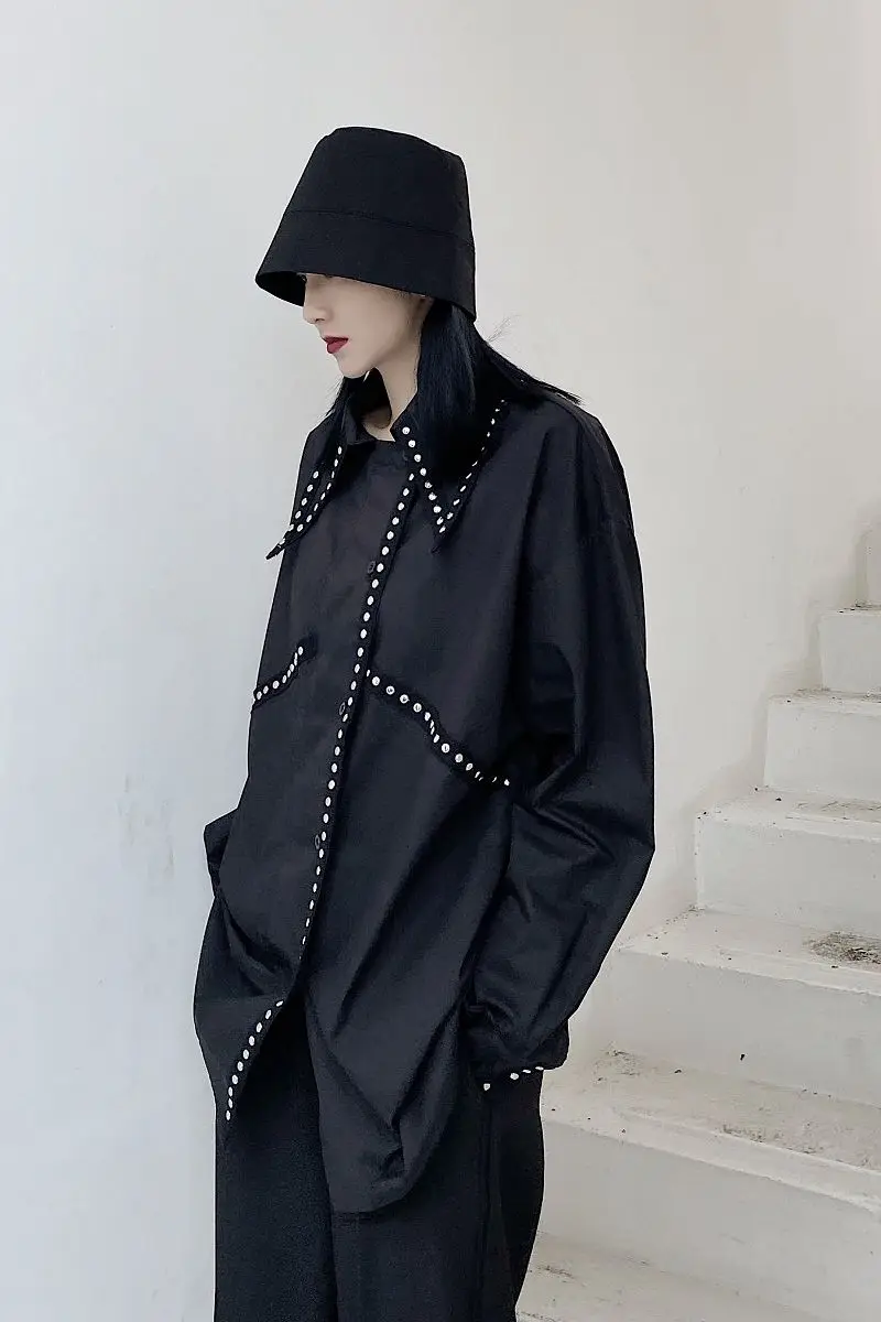 

LANMREM Autumn niche new rivet ribbon pointed collar shirts for women personalized long sleeve black whtie tops YJ993