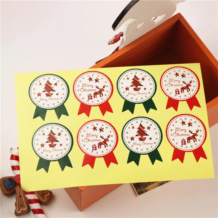 

80Pcs/Set Round Merry Christmas Pine Tree Deer Packaging Sealing Label Kraft Sticker Baking DIY Gift Stickers