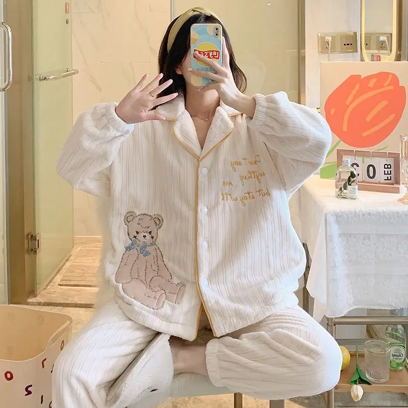 

Пижама женская с мультяшным рисунком, фланелевая сетчатая пижама в виде медведя, красная популярная одежда на осень и зиму, бархатный корал...