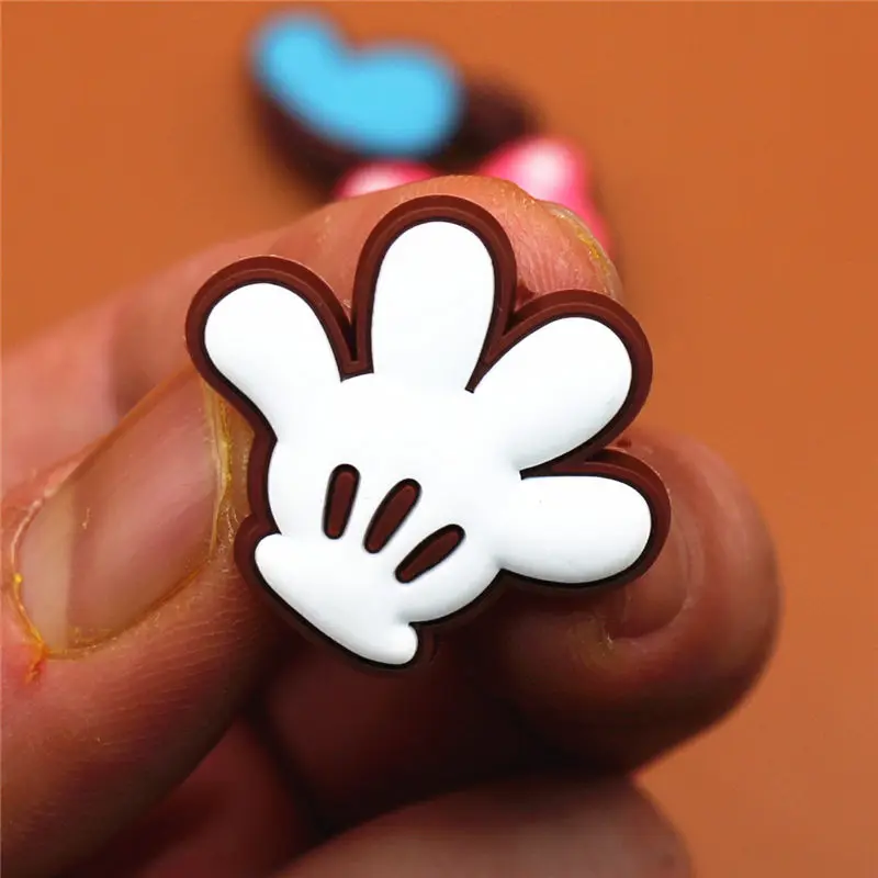 5pcs a Set PVC Cartoon Gloves/Hat/Bow Accessories Shoe Charms Cute Shoe Buckle Decorations fit Croc JIBZ Party Kid's Gifts U86