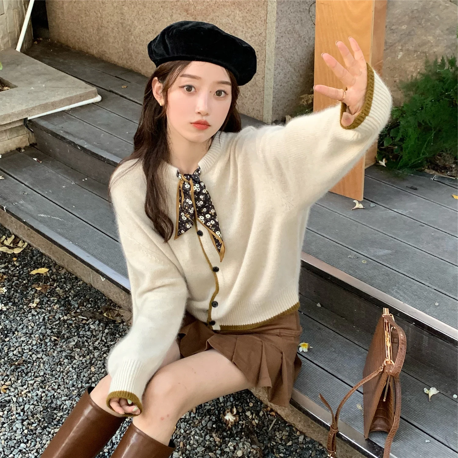 

Korea dongdamen sweater female 2021 autumn winter lazy wind Scarf Collar soft waxy raccoon cashmere knitted cardigan jacket