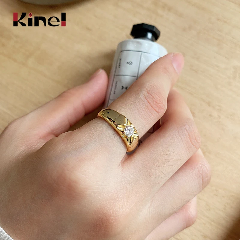 

Женское блестящее кольцо из серебра 100% пробы с фианитом