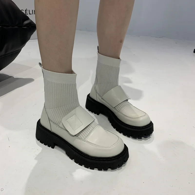 

Женские ботильоны, новинка 2021, зимние теплые модные современные ботинки на платформе с круглым носком, милые Повседневные Удобные прогулоч...