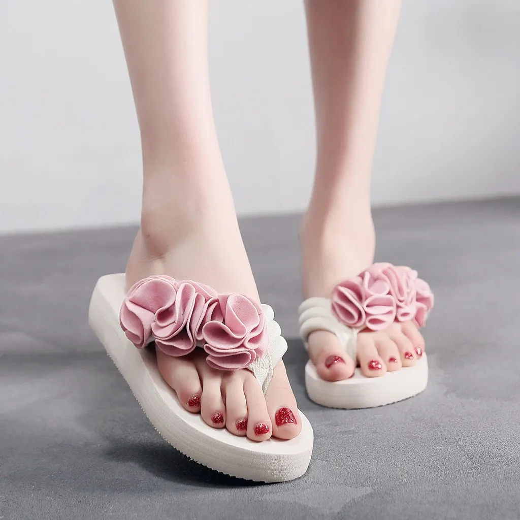 Розовые шлепанцы на танкетке для женщин 2020 роскошные кружевные Вьетнамки с