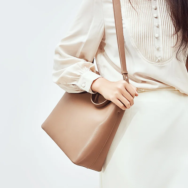 Сумка тоут женская из натуральной кожи модный саквояж на плечо роскошная простая