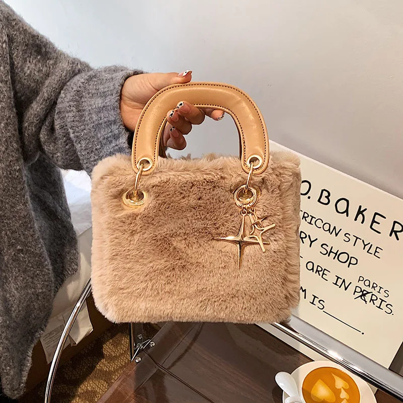 

Fashion Handbags Texture Plush Trendy Personality Simple Fresh Small Square Bags