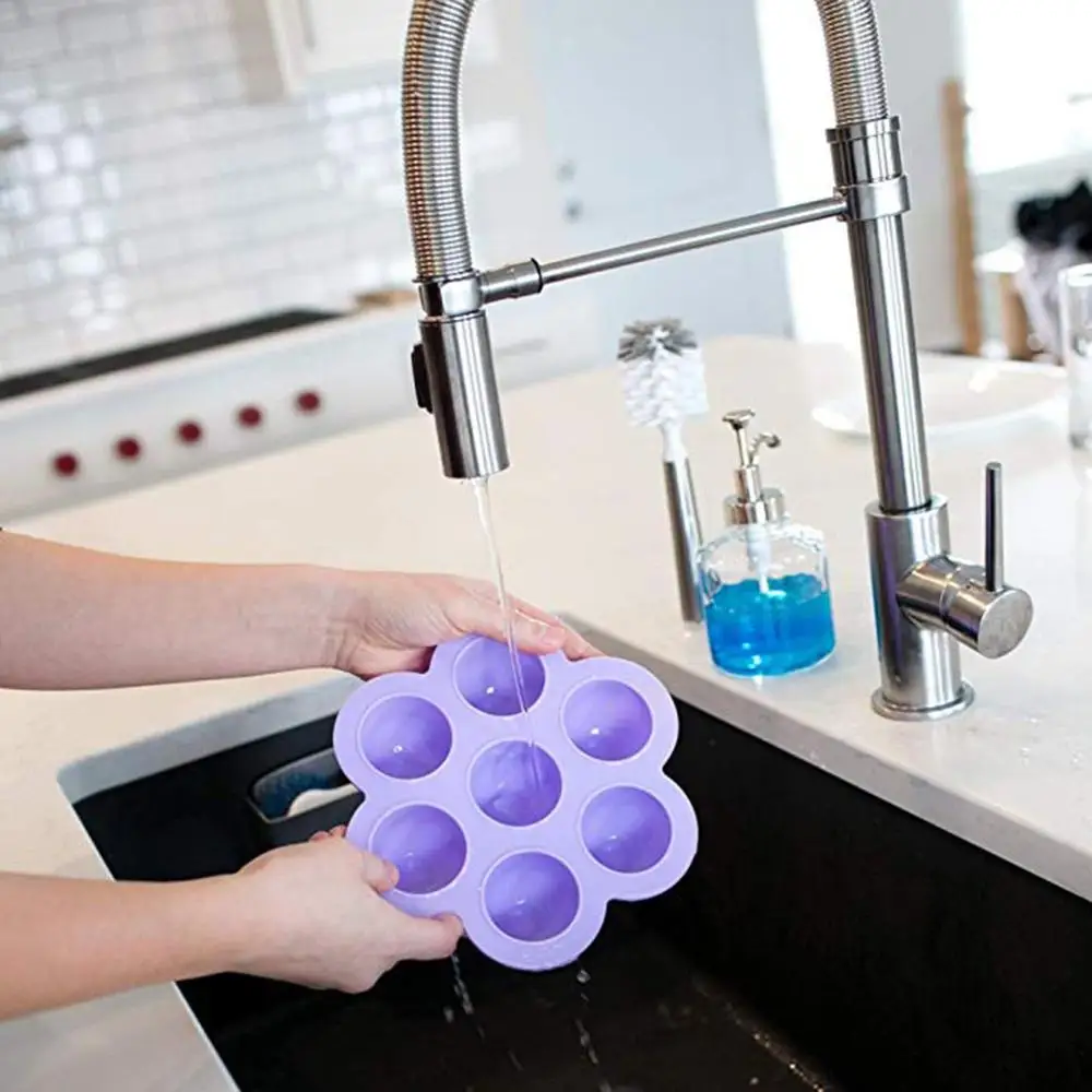 

7 Grid Food Grade Silicone Ice Cube Mold With Lid DIY Ice Cube Round Shape Ice Cream Maker Kitchen Bar Accessories