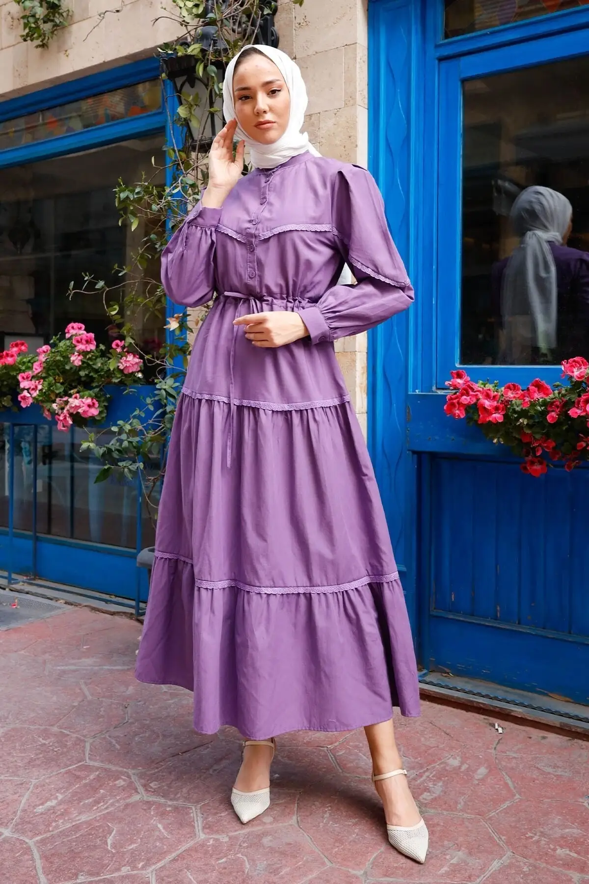 

Details of Guipure Arm Balloon Dress Fashion Muslim Women Hijab Dress