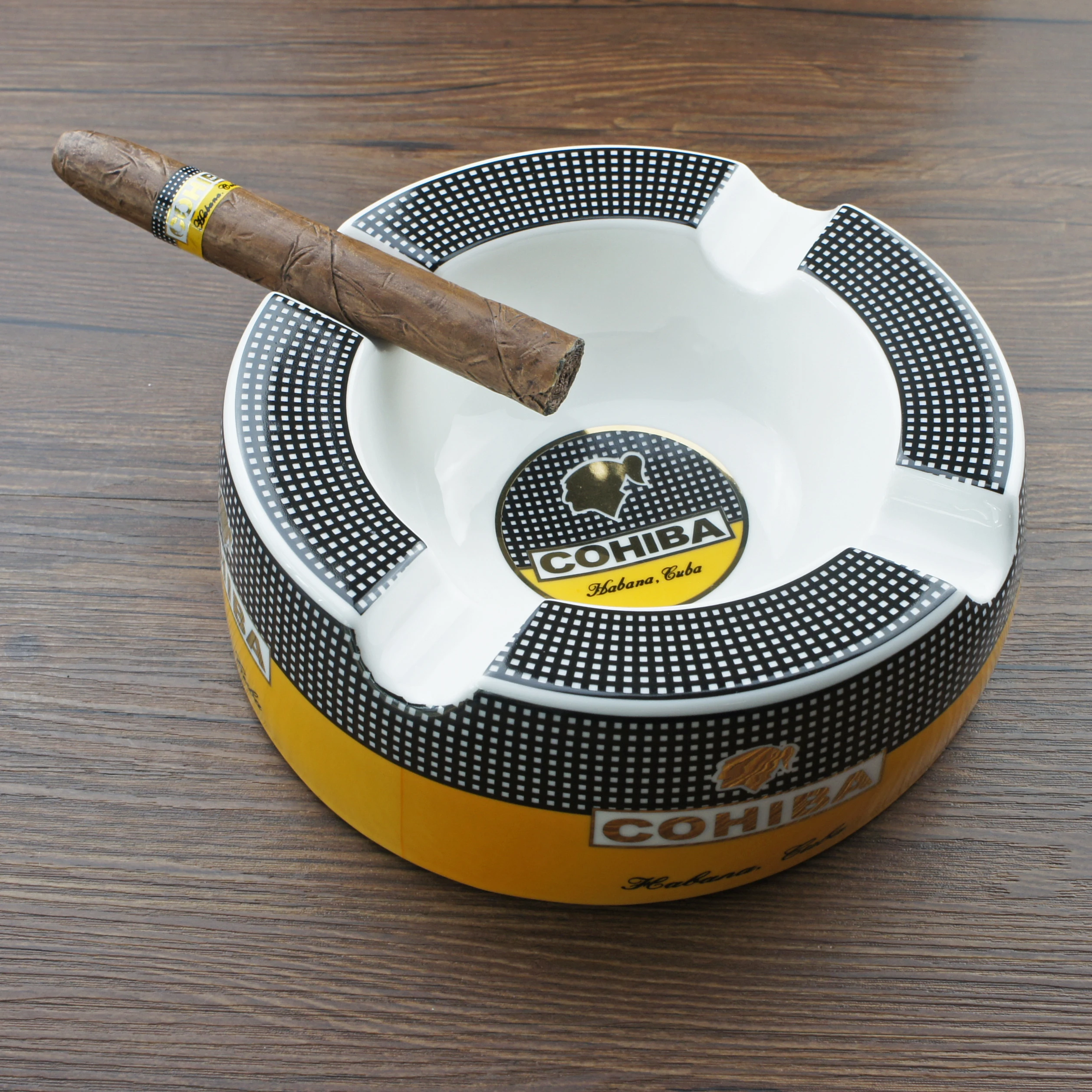 

Cigar Ashtray Big Ashtrays for 8" Round Cigarettes Large Rest Outdoor Cigars Ashtray for Patio/Outside/Indoor Ashtray