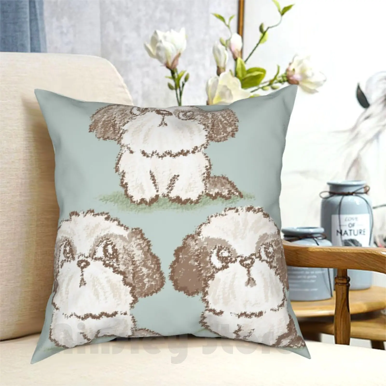 Подушка с рисунком в виде животных