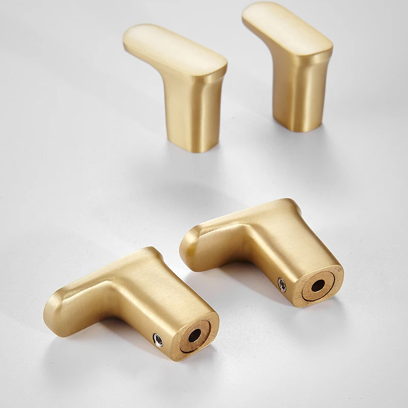 Золотистый односторонний крючок для кисти Твердый латунный пальто задней двери