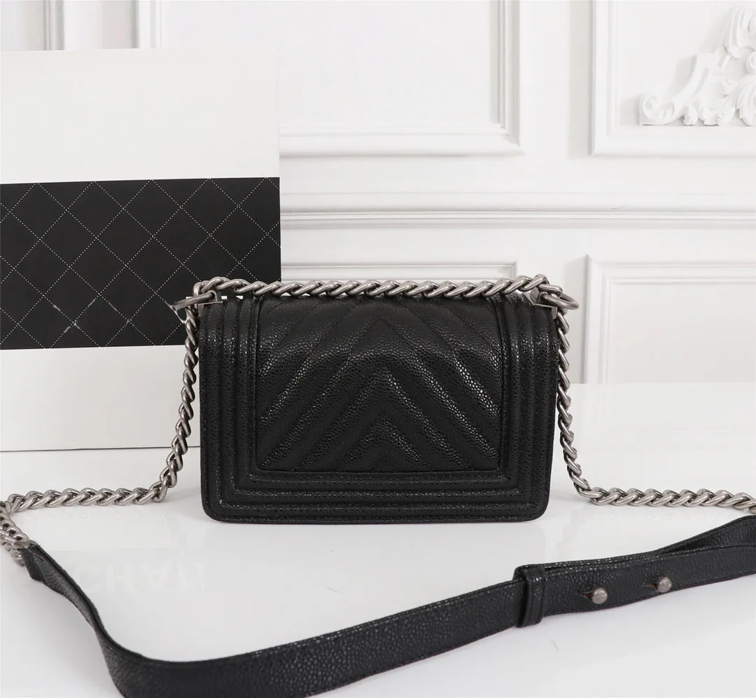 

2021 ladies luxury fashion cosmetic bag messenger bag