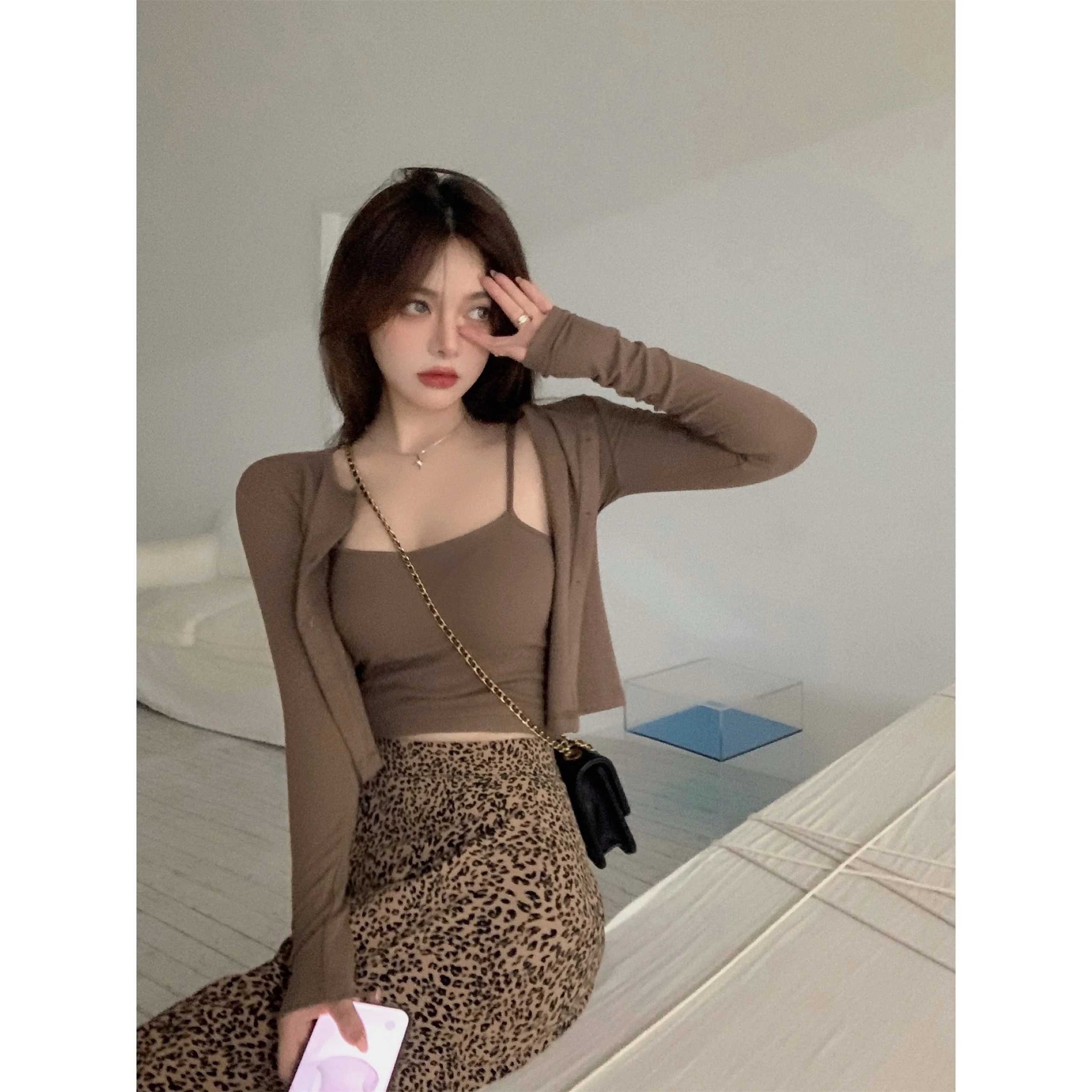 

Slim-Fitting Suspenders Vest Cardigan Female 2021 Summer New Solid Color Ins High Waist Retro Leopard Print Skirt Suit