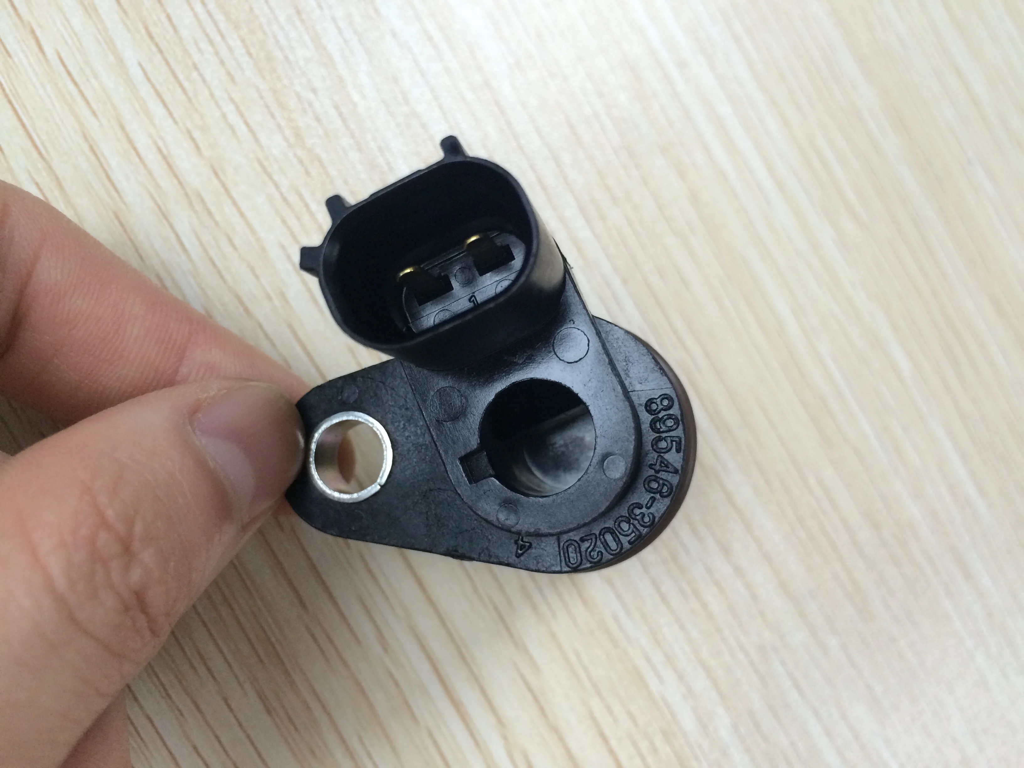 

Original ABS Sensor Rear Left For TOYOTA T100 Tacoma Tundra ABS Wheel Speed Sensor Genuine 8954635020 89546-35020