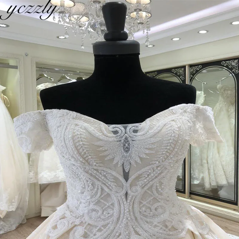 Женское свадебное платье роскошное бальное с открытыми плечами кружевное