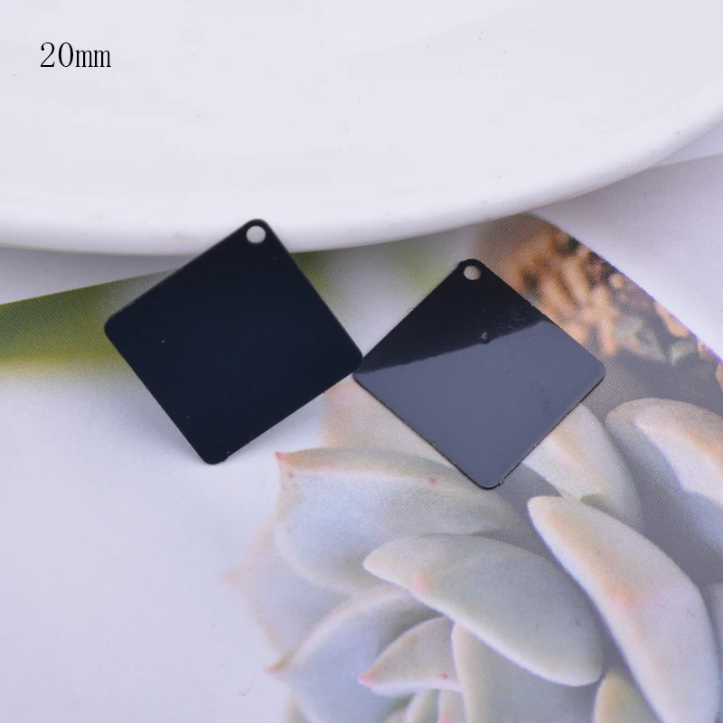 12 шт. маленькие круглые подвески Черный Подвеска квадратной формы с лазерными