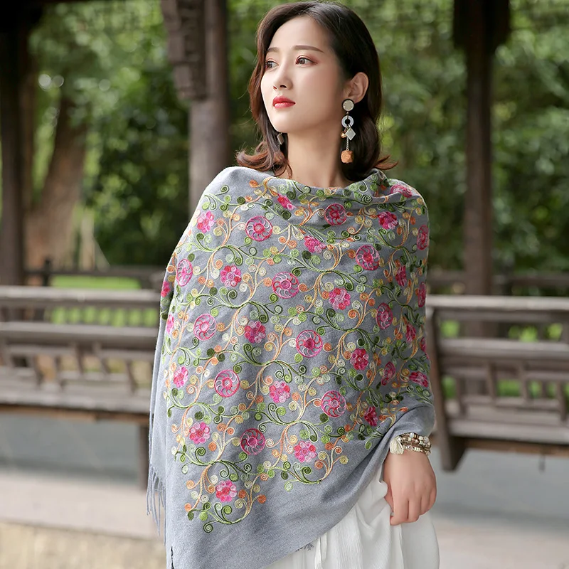 Brand Sales Autumn And Winter New Cashmere Embroidery Scarf National Wind Circle Flower Tassel Decoration Warm Shawl | Аксессуары для