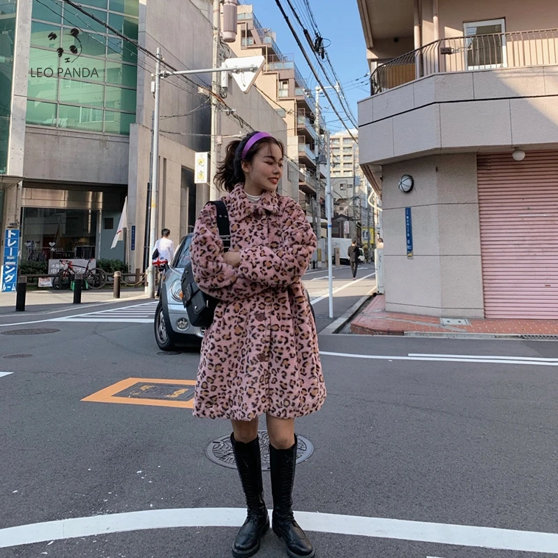 

Женская зимняя куртка на пуговицах, с леопардовым принтом