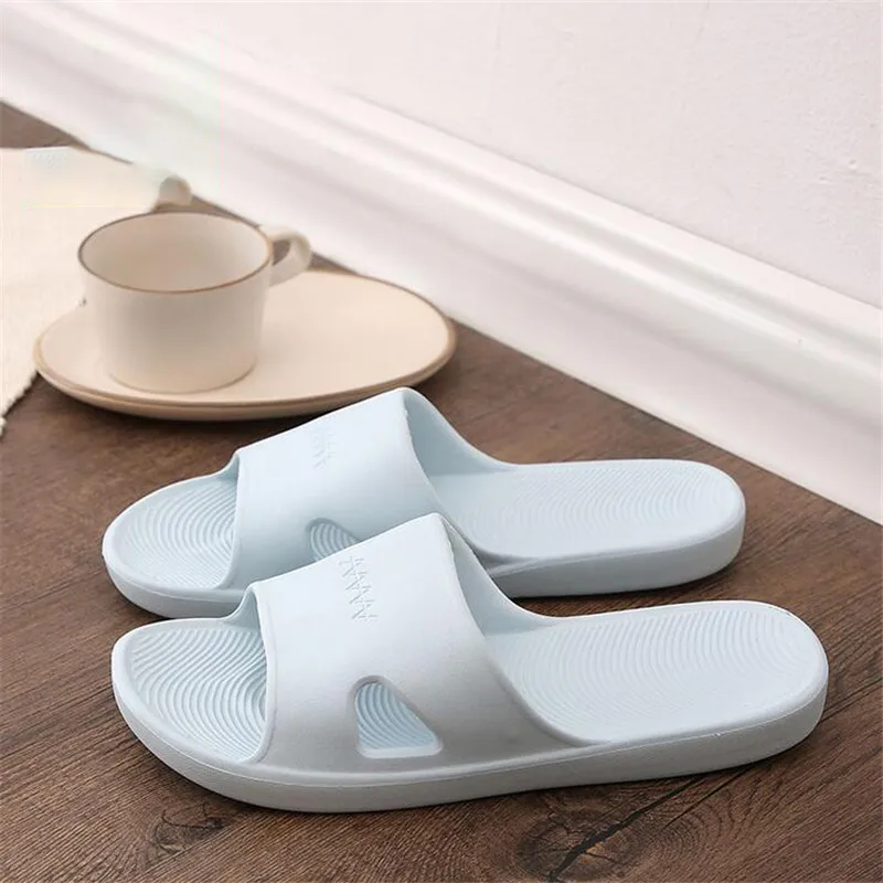 

Summer Home Slippers Woman Men Indoor Bathroom Water Shoes Thick Bottom Couple Slippers Male Non-Slip Soft Sandals Zapatos Mujer